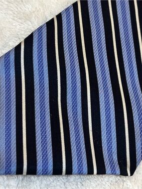 Brand New Stylish Tie By JoS A. Bank
